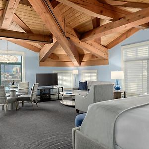 Corner King Room